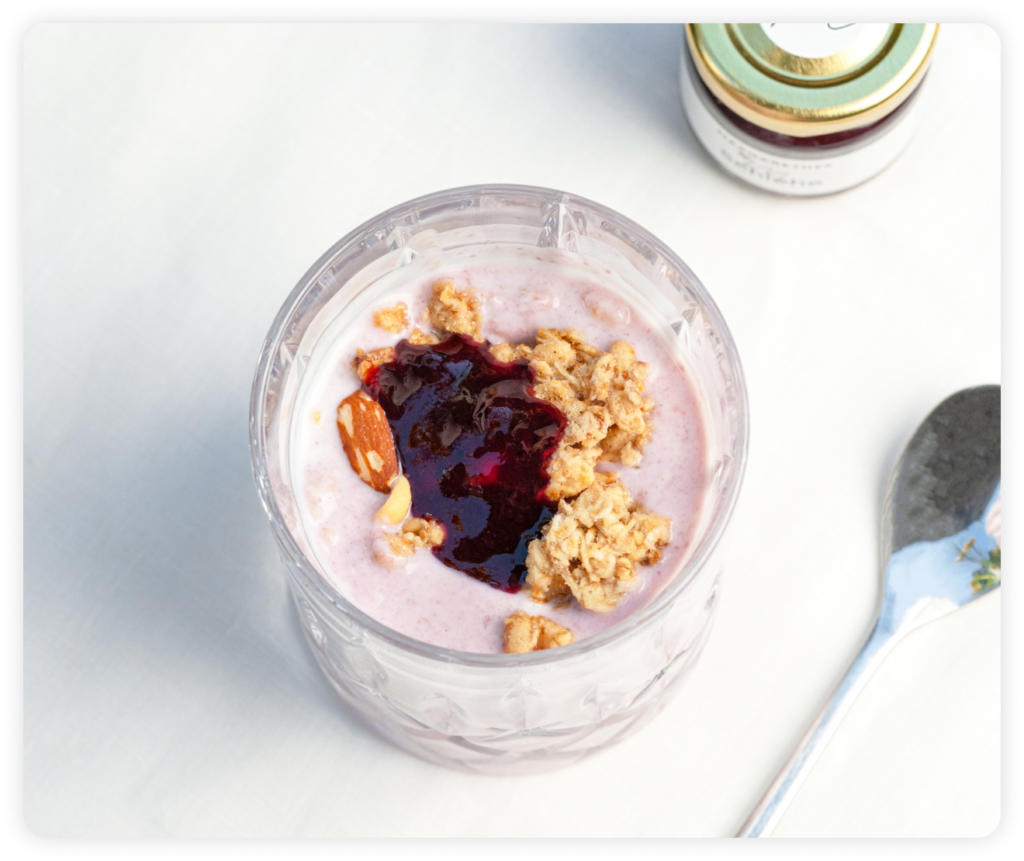 Margarethes Schlehen im Jogurt mit Musli
